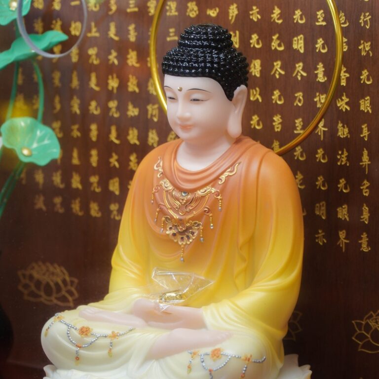 Tuong Bon Su Thich Ca Mau Ni Ngoi Da Thach Anh Cam Loang (4)