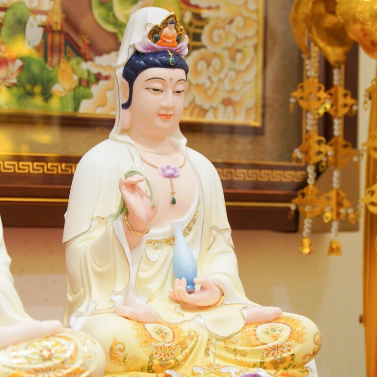 Ta Ba Tam Thanh Su Duc Hoa Vang Cam (3)
