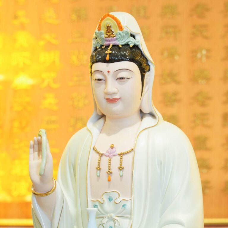 Tuong Quan Am Su Duc Hoa Thien Toa Sen (3)