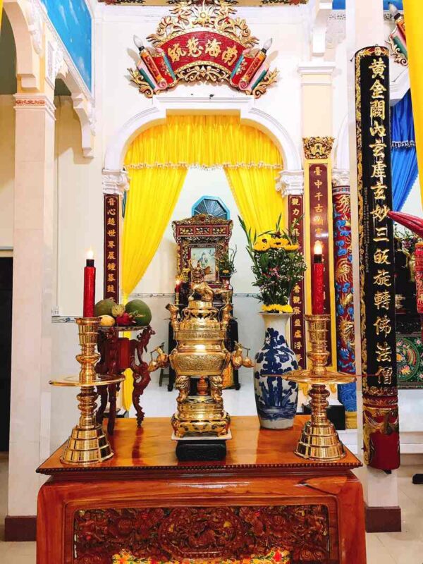 Mẫu bàn thờ Đạo Cao Đài