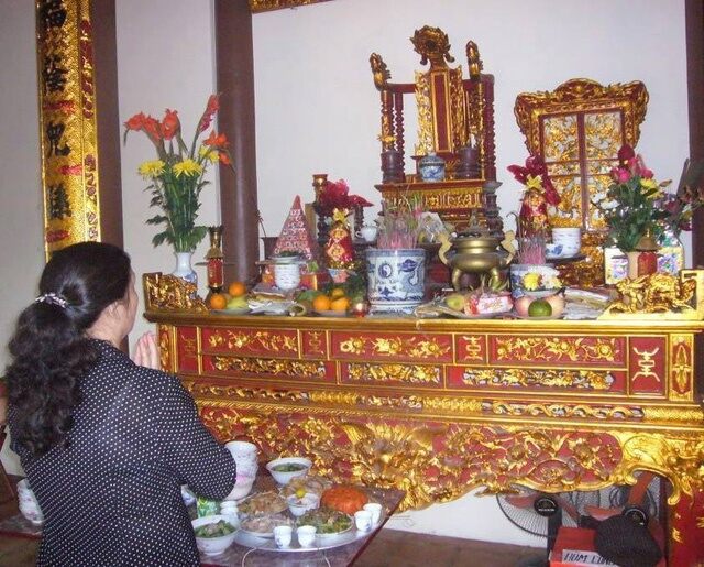 Cách lập bàn thờ vong cho người mới mất - Chuẩn bị đồ thờ