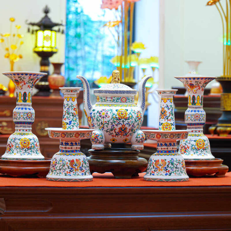 Ý nghĩa bộ tam sự trên bàn thờ