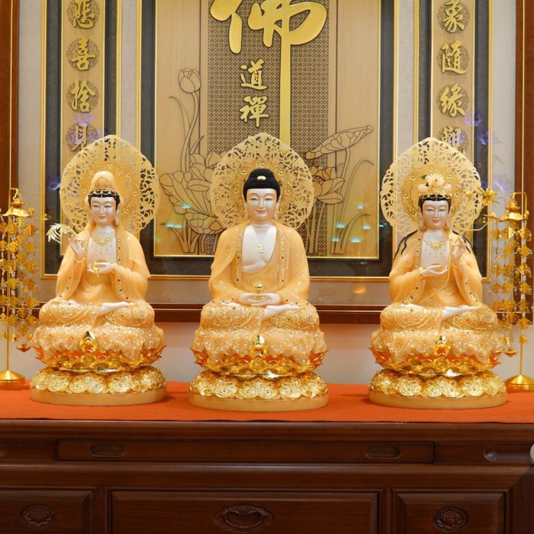 Các mẫu Tây Phương Tam Thánh Ngồi tại Chánh Tâm