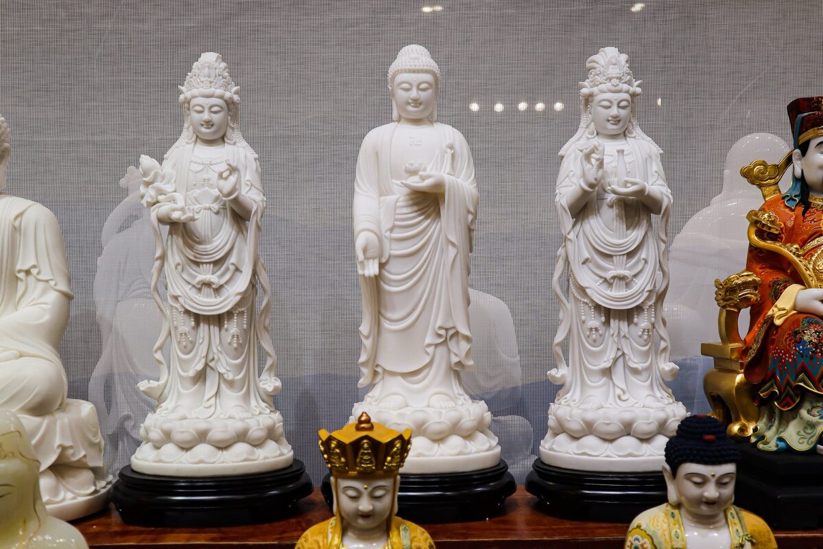 Bí quyết chọn tượng Hán Bạch Ngọc như ý