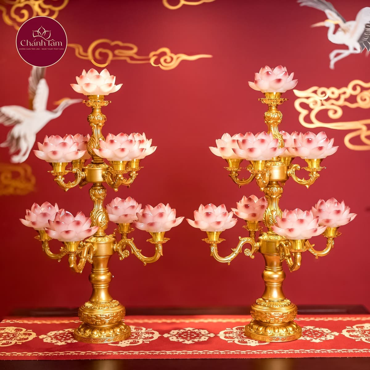 Phân Loại Đèn Thờ: Từ Truyền Thống Đến Hiện Đại