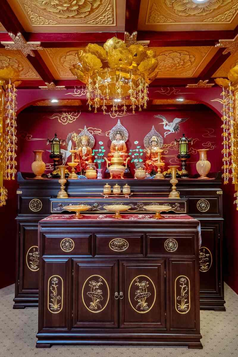 Bộ đồ thờ gia tiên đầy đủ gồm những gì?